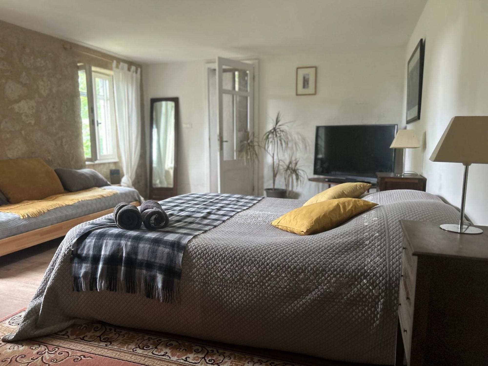 Pedauge Bed and Breakfast Moncrabeau Εξωτερικό φωτογραφία